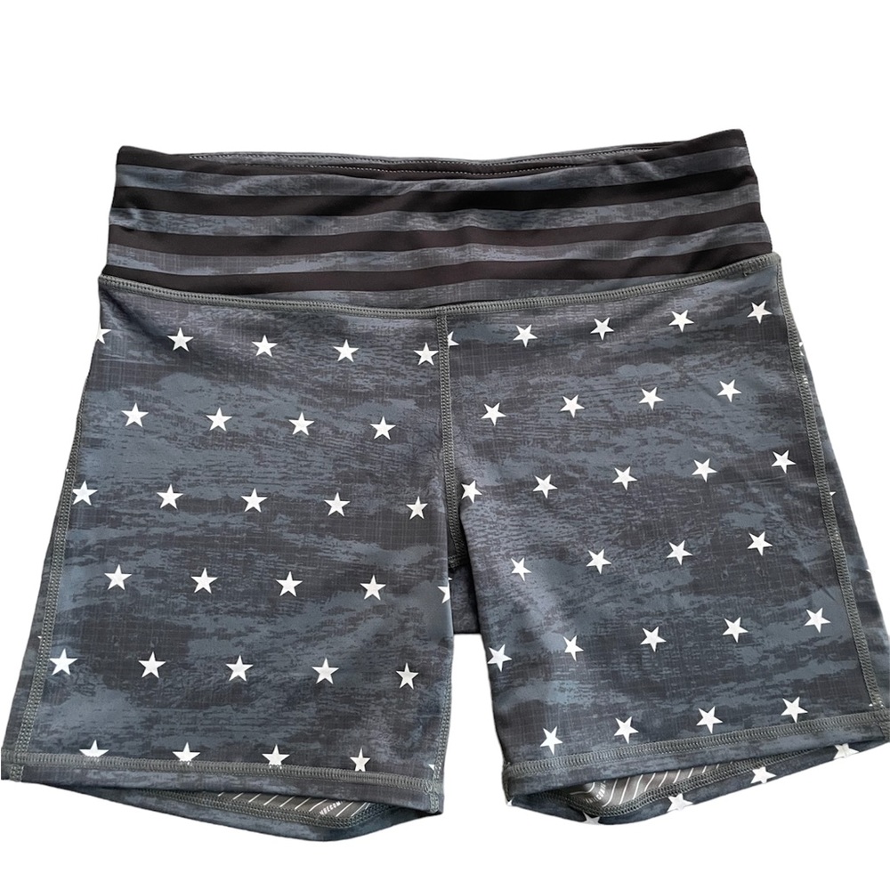 IAB MFG no ride workout shorts. Size M8. NWOT